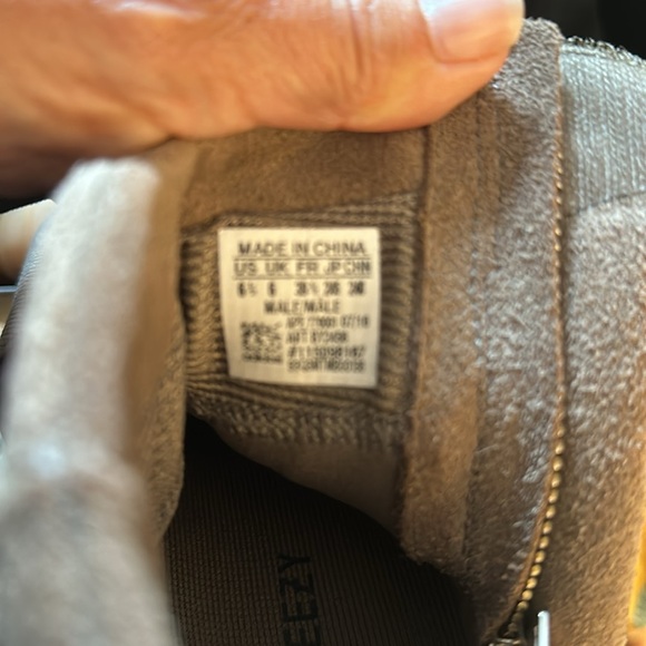 Yeezy boost 750 chocolate/ gummy sole - Picture 8 of 12